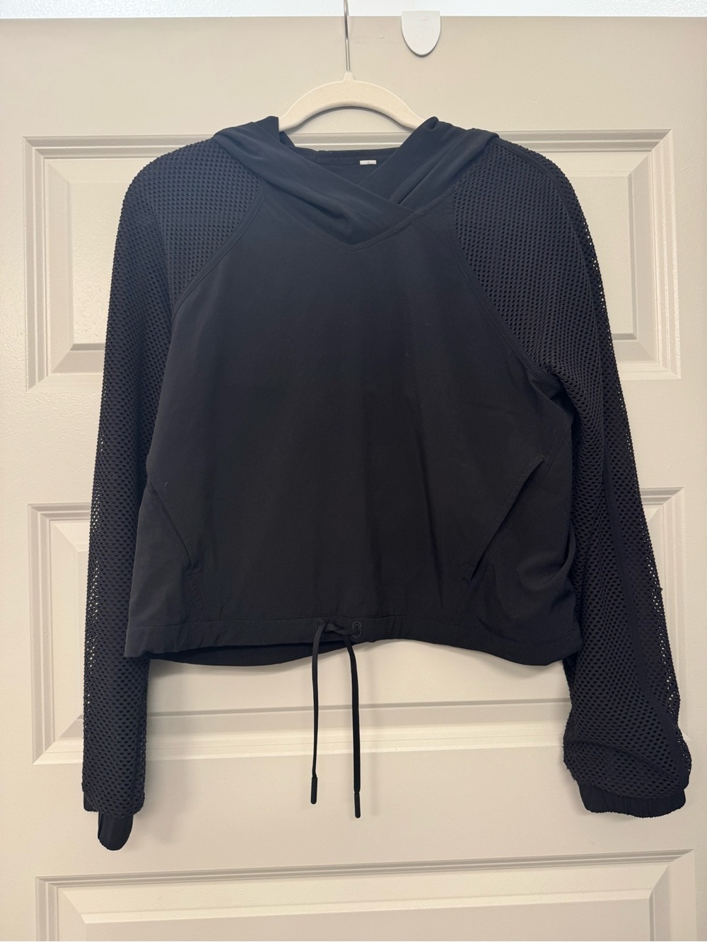 Lululemon Athletica Black Hooded Pullover with Mesh Sleeves